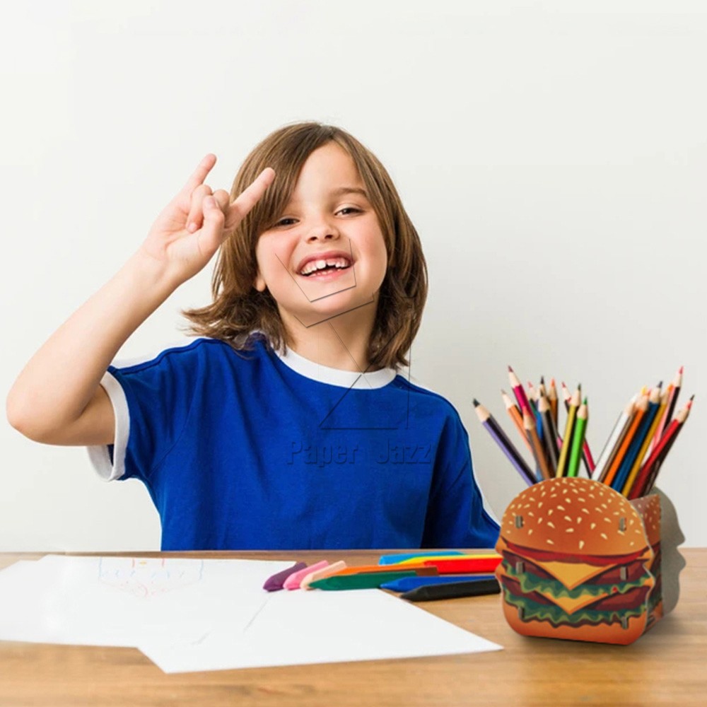 Children's desktop pen holder桌面笔筒